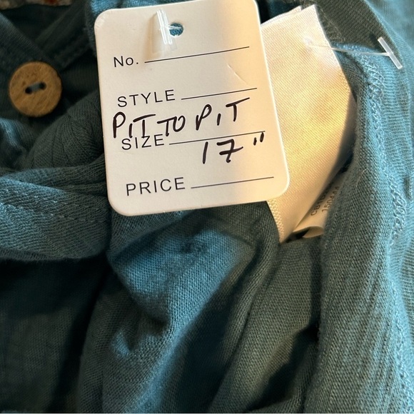 B4.35 Cupio Capped ruffle sleeve turquoise button down top with tie bottom - Picture 5 of 5